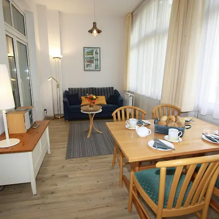 Apartamento H&p Residenz Am Kurpark Warnemuende *